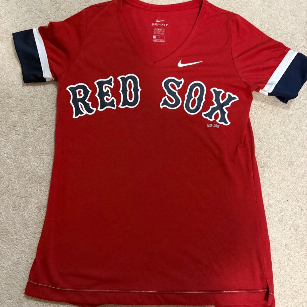 Women’s Nike Red Sox T-shirt size large